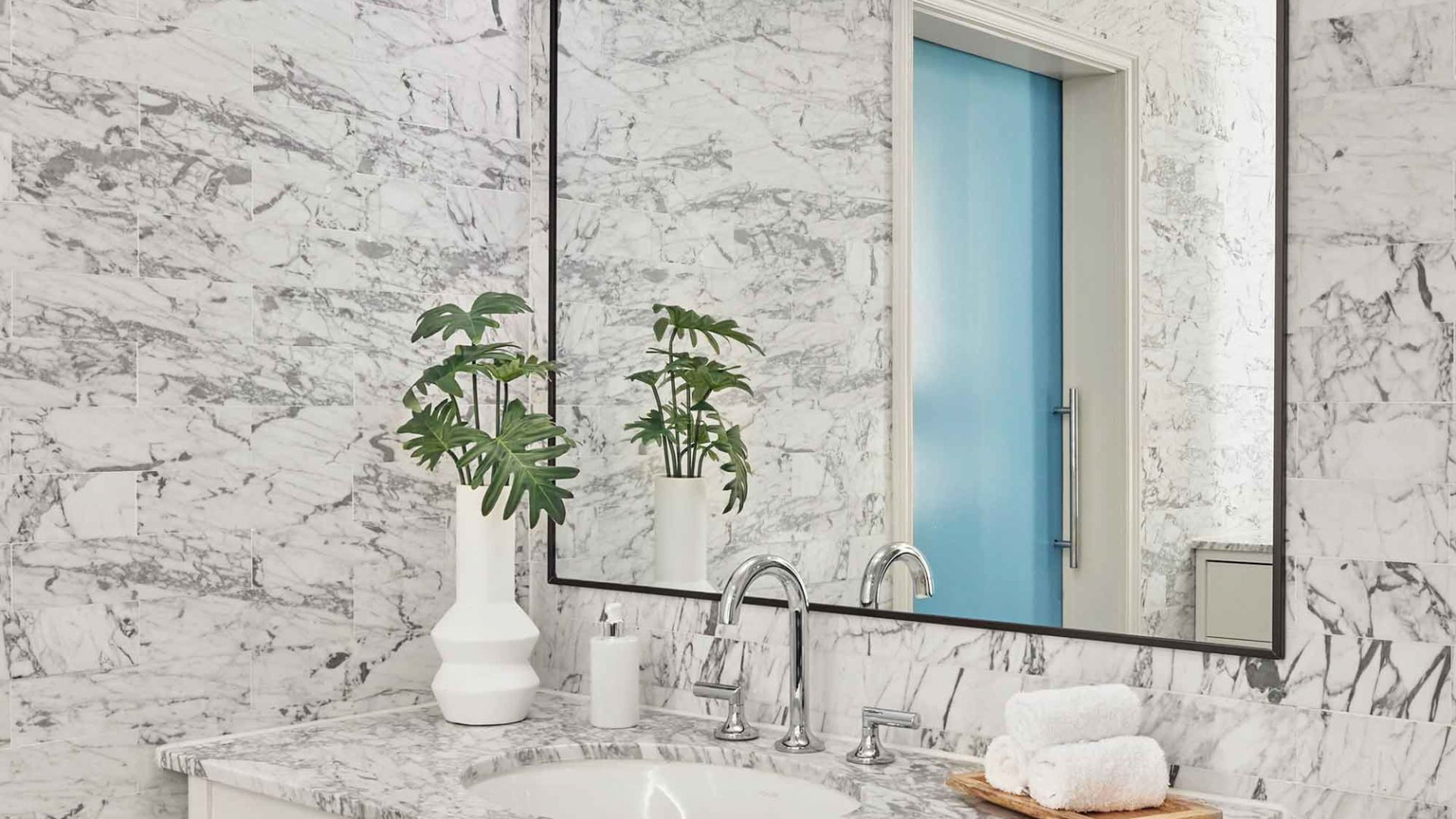 Viceroy Santa Monica Hotel - Santa Monica, CA, USA - Canary Partial Ocean View King Room Bathroom Vanity