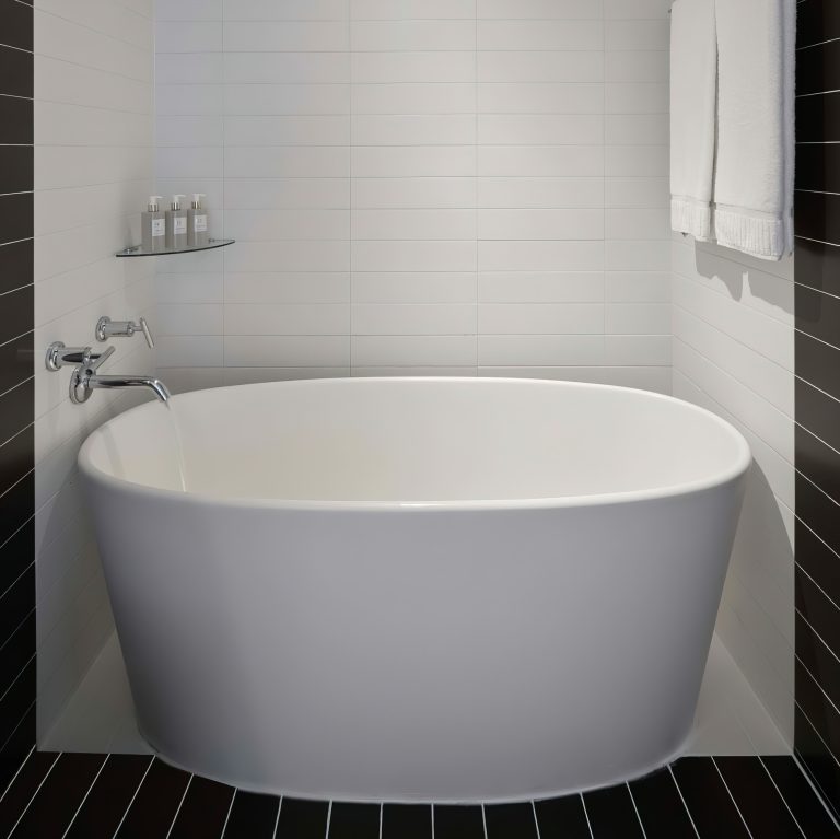 Hotel Zena, a Viceroy Urban Retreat – Washington, DC, USA – Guest Bathroom Tub