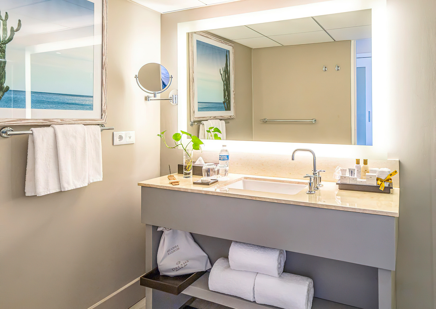 Dreams Curaçao Resort, Spa & Casino – Willemstad, Curaçao – Guest Bathroom