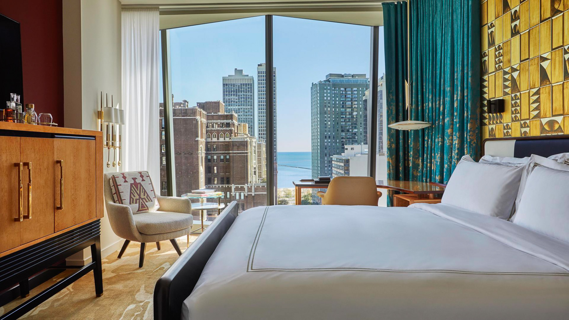 Viceroy Chicago Hotel - Chicago, IL, USA - Deluxe Lake View King Room