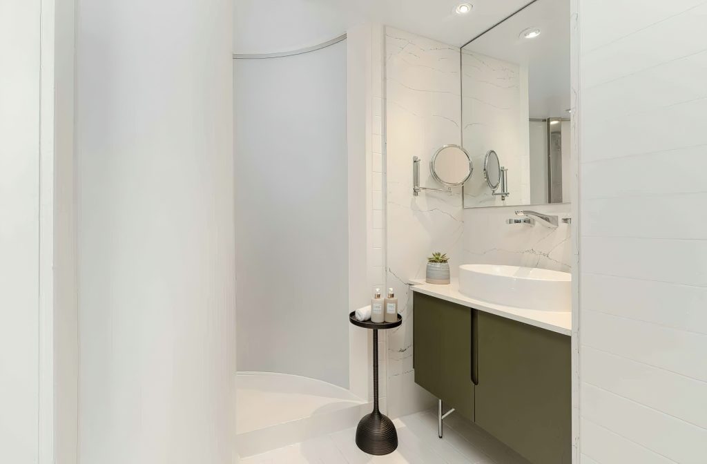 Hotel Zena, a Viceroy Urban Retreat - Washington, DC, USA - Guest Bathroom