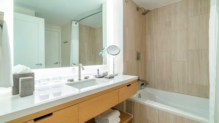 Hyatt Regency Aruba Resort & Casino - Noord, Aruba - Guest Suite Bathroom