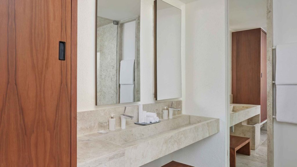 Viceroy Los Cabos Resort - San José del Cabo, Mexico - Junior Suite with Relaxation Pool Bathroom