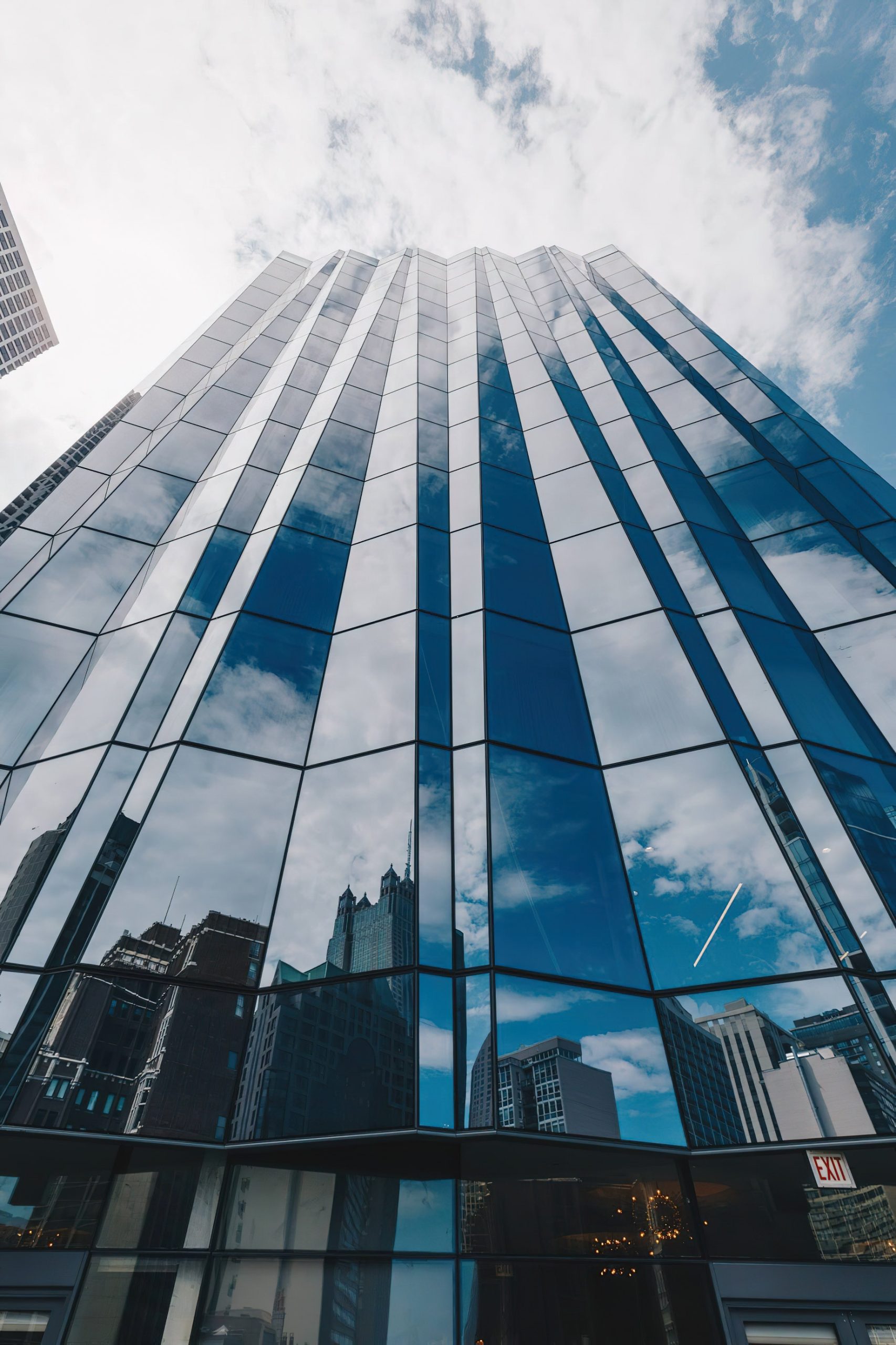 Viceroy Chicago Hotel - Chicago, IL, USA - Exterior Tower View