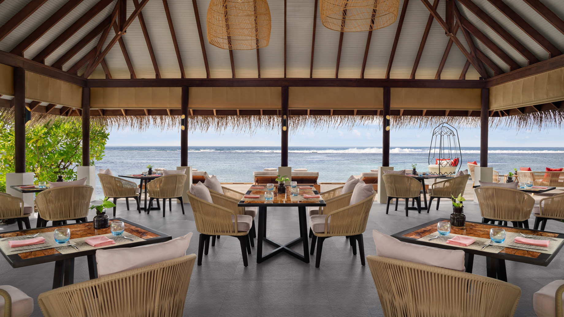 Anantara Veli Maldives Resort – South Male Atoll, Maldives – Dhoni Bar Interior