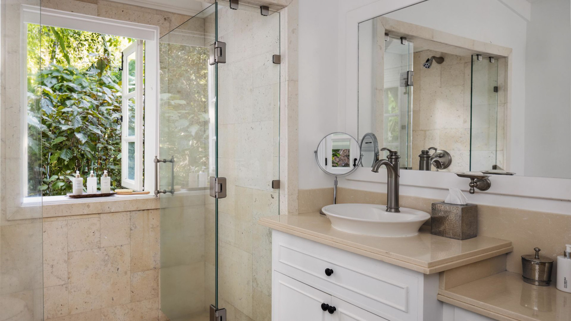 Sugar Beach, A Viceroy Resort - La Baie de Silence, Saint Lucia - Luxury Sugar Mill Room Bathroom