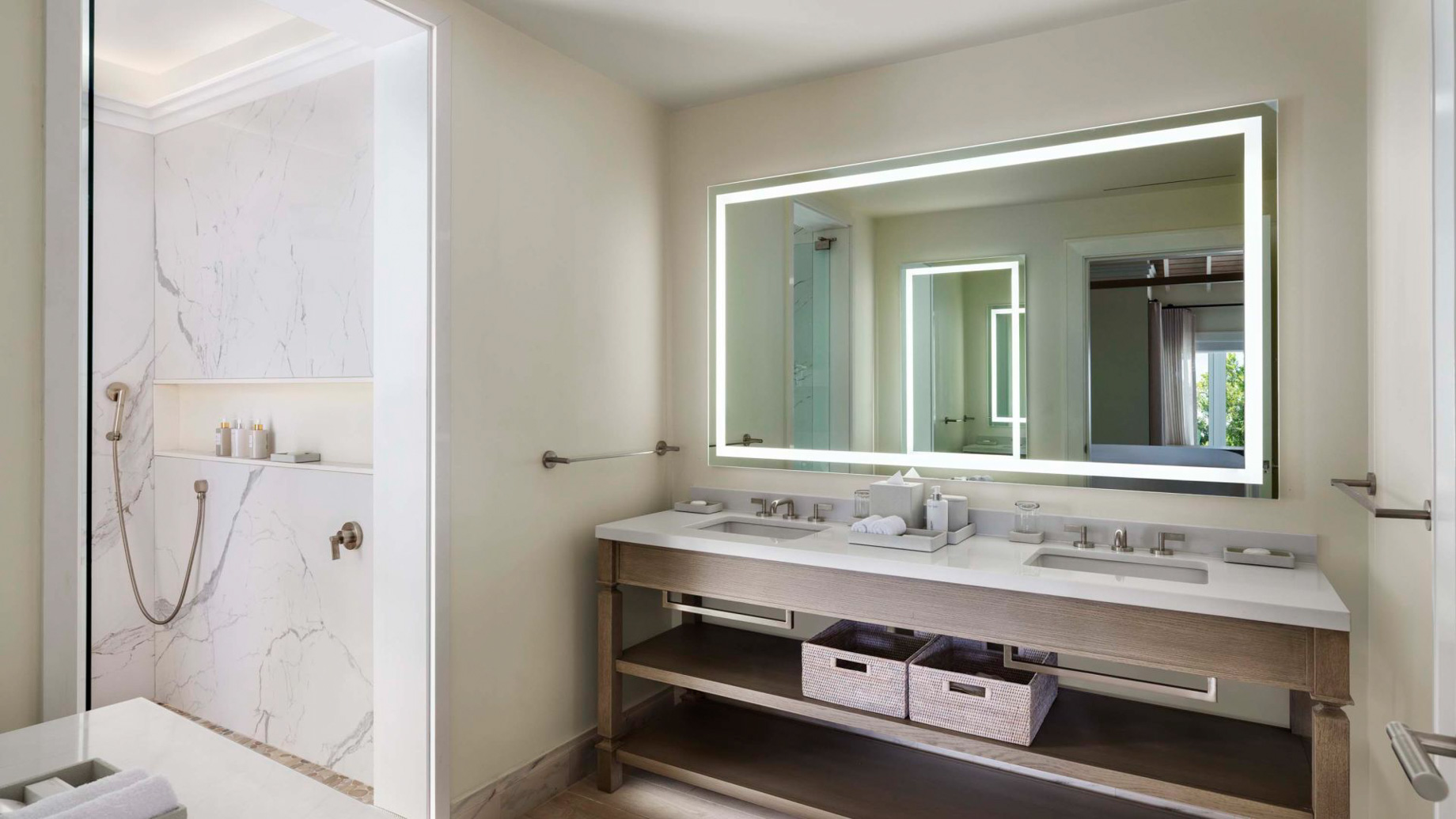 Sugar Beach, A Viceroy Resort – La Baie de Silence, Saint Lucia – Deluxe Cottage Bathroom