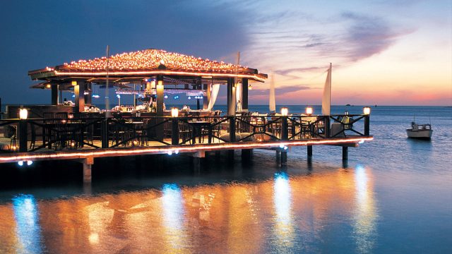 Hyatt Regency Aruba Resort & Casino - Noord, Aruba - Piets Pier Bar Sunset