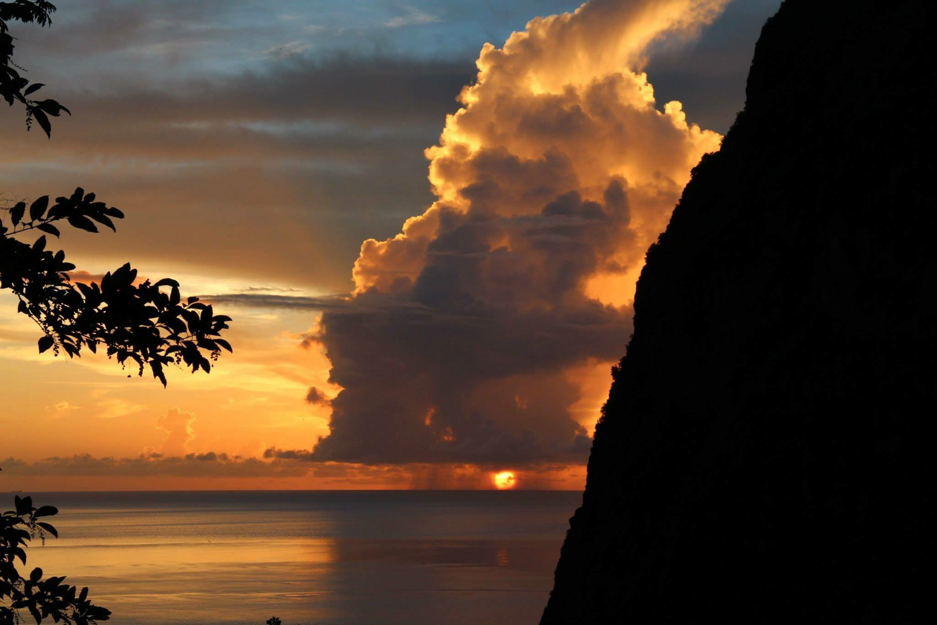 Sugar Beach, A Viceroy Resort – La Baie de Silence, Saint Lucia – Mountain View Sunset