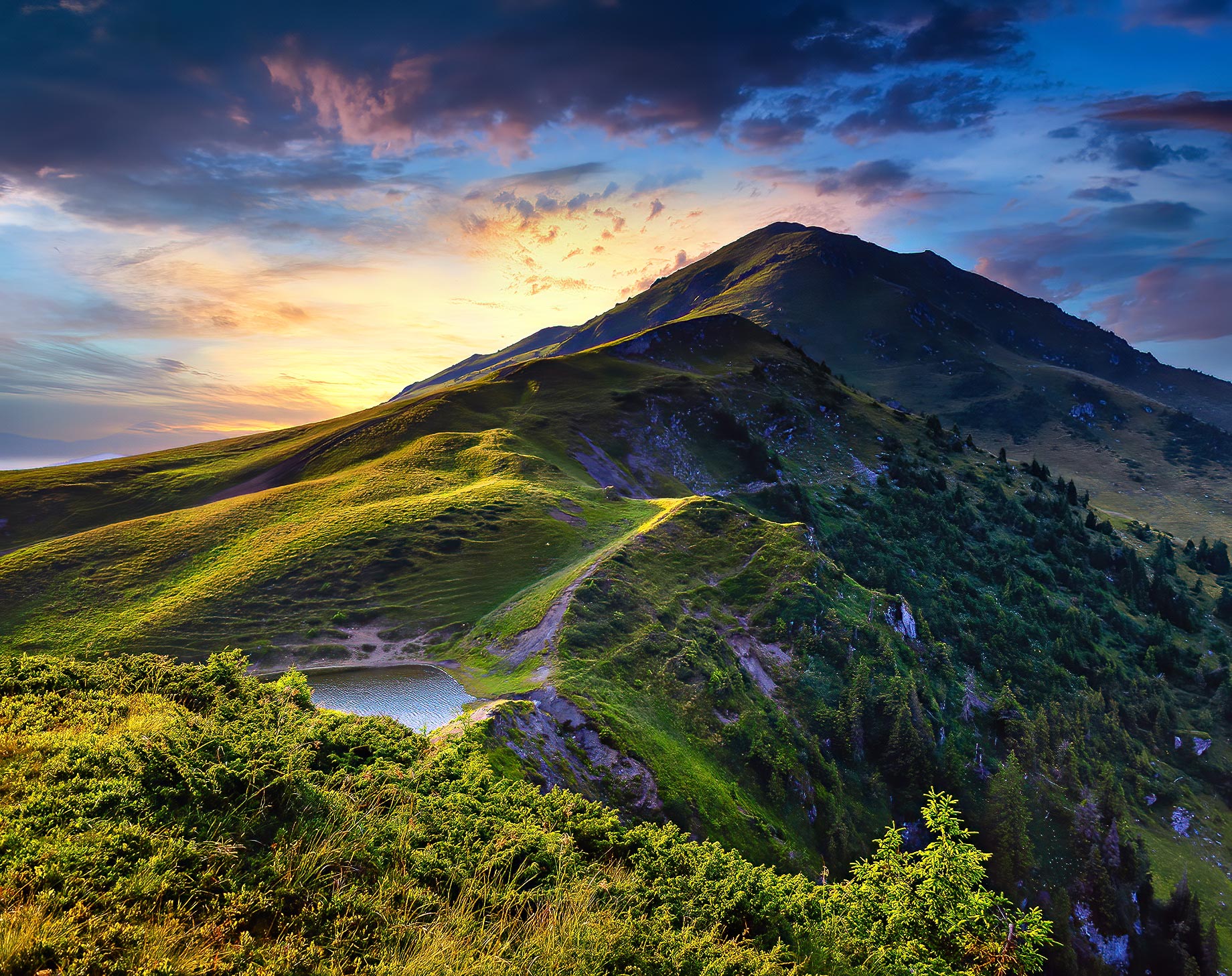 Vinderel Lake and Farcau Peak, Mamures, Romania