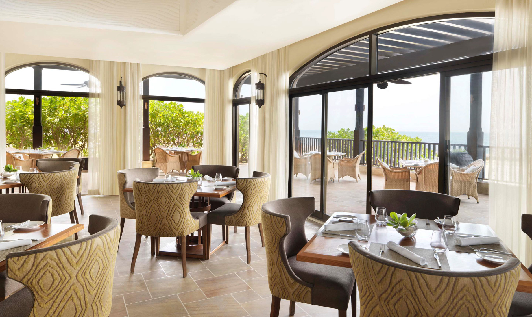 Desert Islands Resort & Spa by Anantara – Abu Dhabi – United Arab Emirates – Al Shams Restaurant & Bar