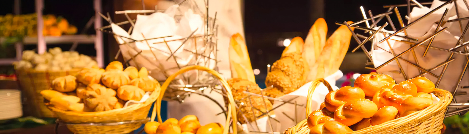 Anantara Eastern Mangroves Abu Dhabi Hotel – United Arab Emirates – The Pool Deck Gourmet Food