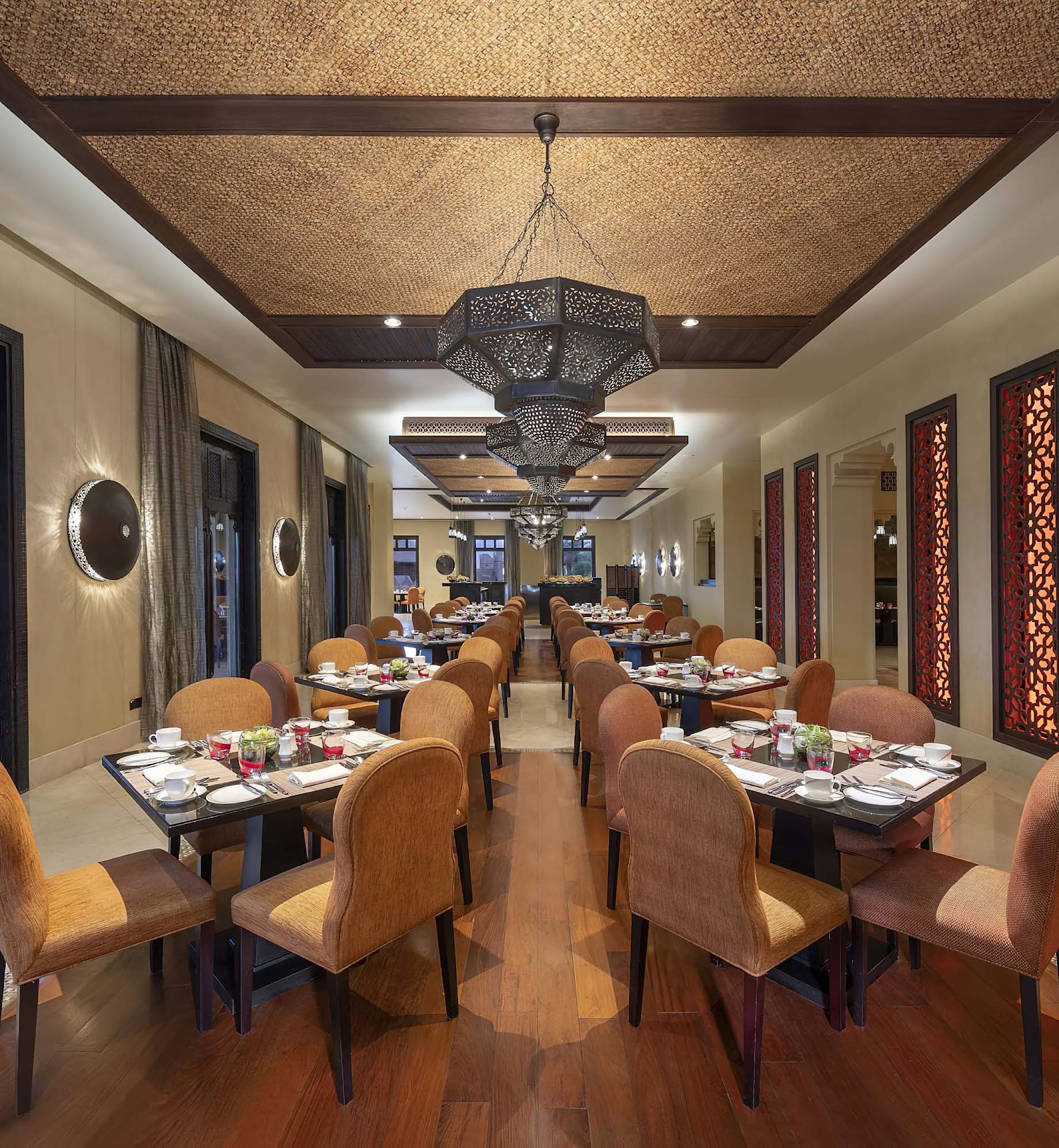 Qasr Al Sarab Desert Resort by Anantara - Abu Dhabi - United Arab Emirates - Al Waha Restaurant