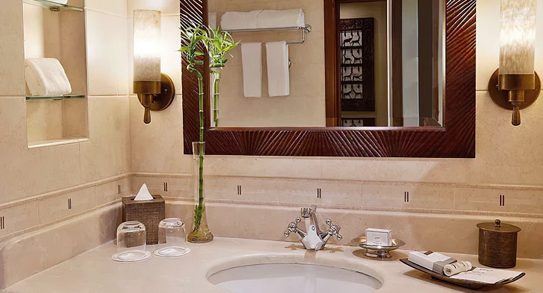 Desert Islands Resort & Spa by Anantara - Abu Dhabi - United Arab Emirates - Guest Bathroom