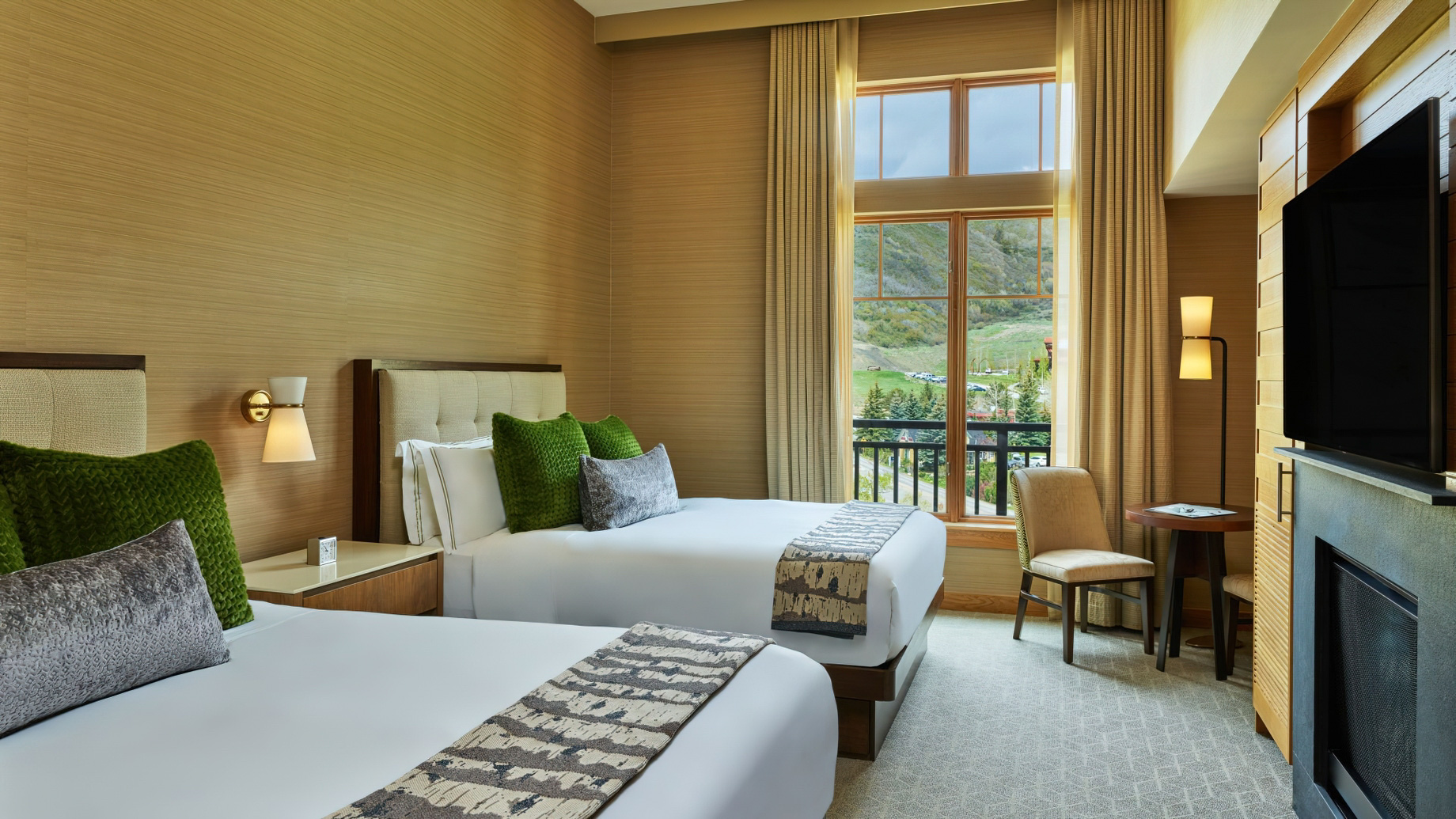 Viceroy Snowmass Luxury Resort – Aspen Snowmass Village, CO, USA – Studio Residence Two Queens