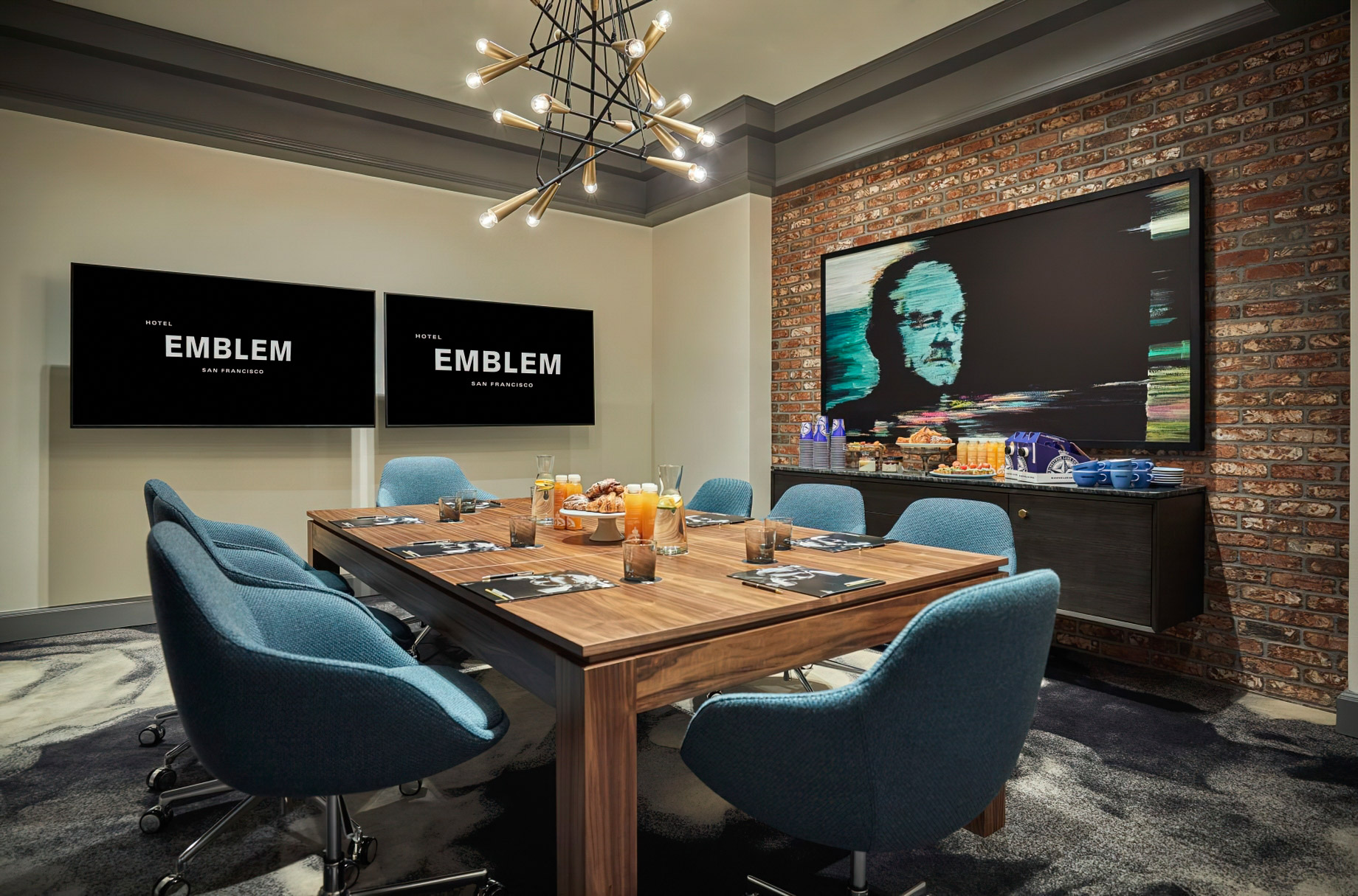 Hotel Emblem, a Viceroy Urban Retreat - San Francisco, CA, USA - The Draft Table