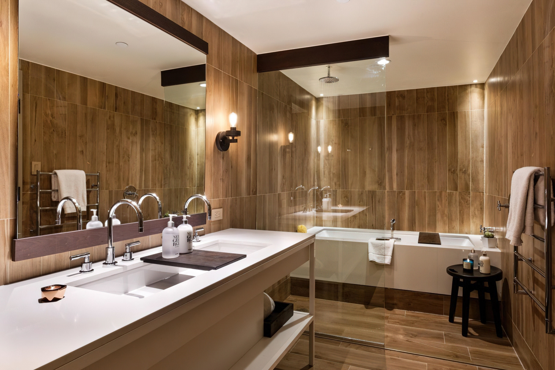 Viceroy Snowmass Luxury Resort - Aspen Snowmass Village, CO, USA - Guest Bathroom