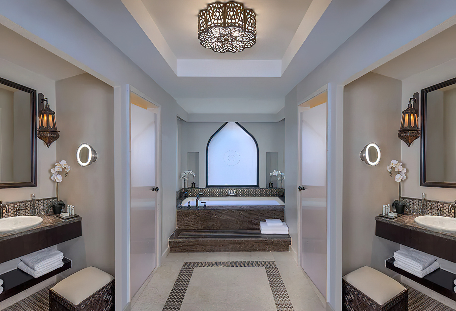 Qasr Al Sarab Desert Resort by Anantara - Abu Dhabi - United Arab Emirates - Guest Bathroom