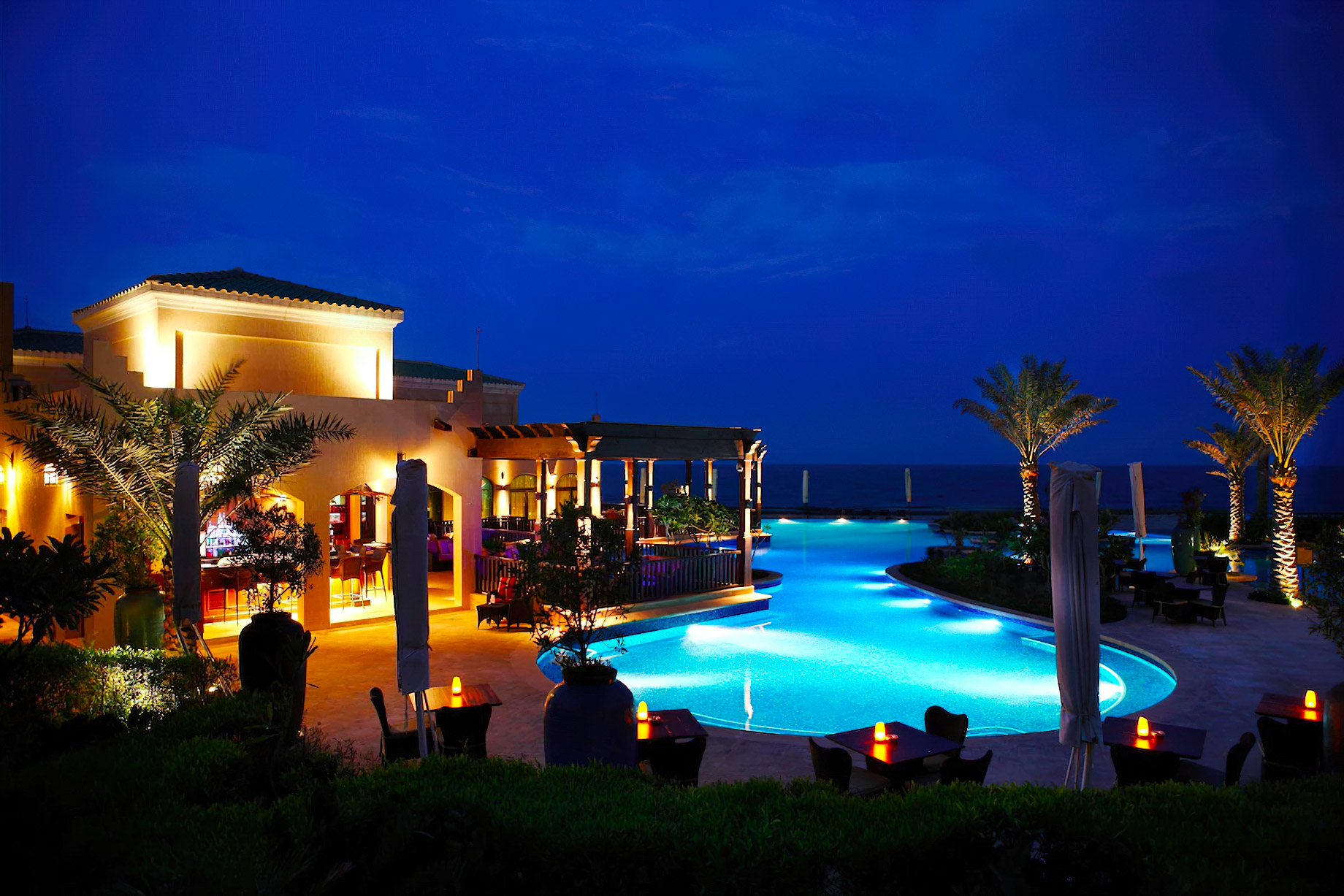 Desert Islands Resort & Spa by Anantara - Abu Dhabi - United Arab Emirates - Pool Night View