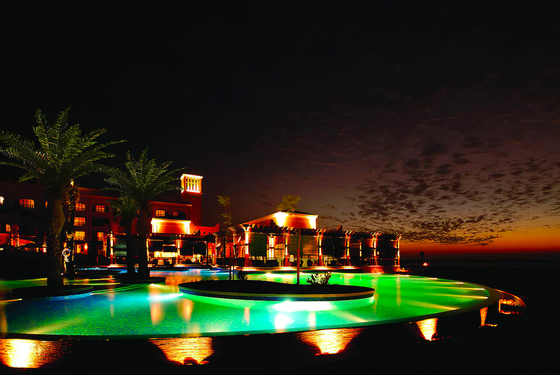 Desert Islands Resort & Spa by Anantara - Abu Dhabi - United Arab Emirates - Pool Night View