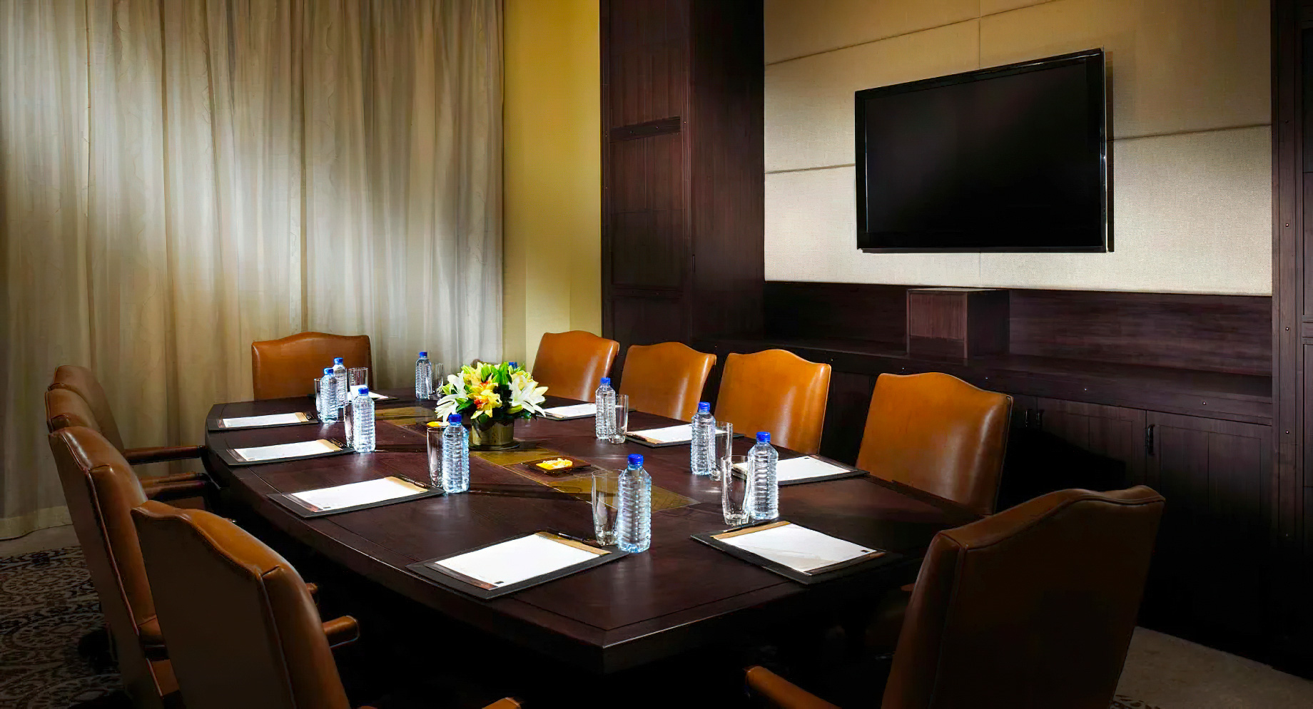 Qasr Al Sarab Desert Resort by Anantara - Abu Dhabi - United Arab Emirates - Boardroom