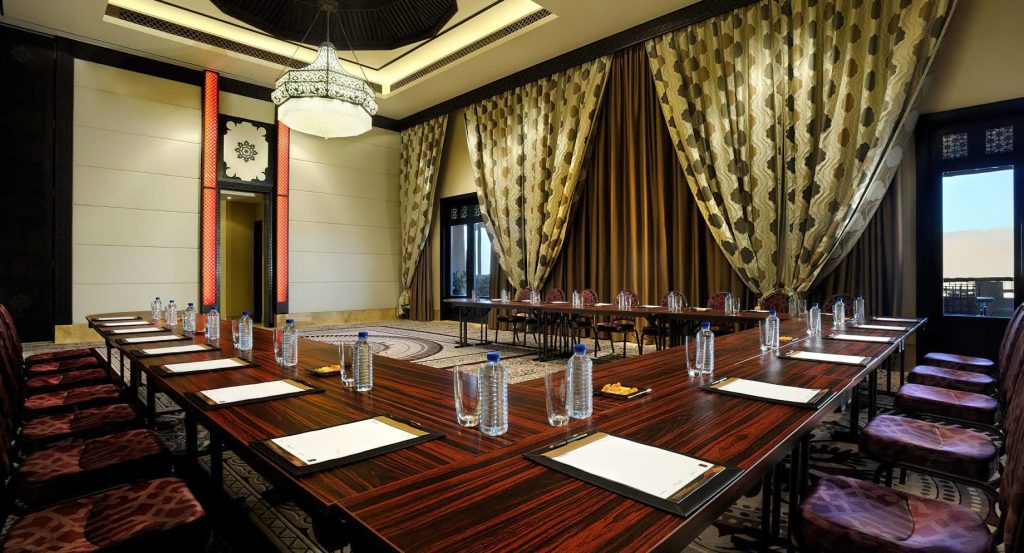 Qasr Al Sarab Desert Resort by Anantara - Abu Dhabi - United Arab Emirates - Meeting Room