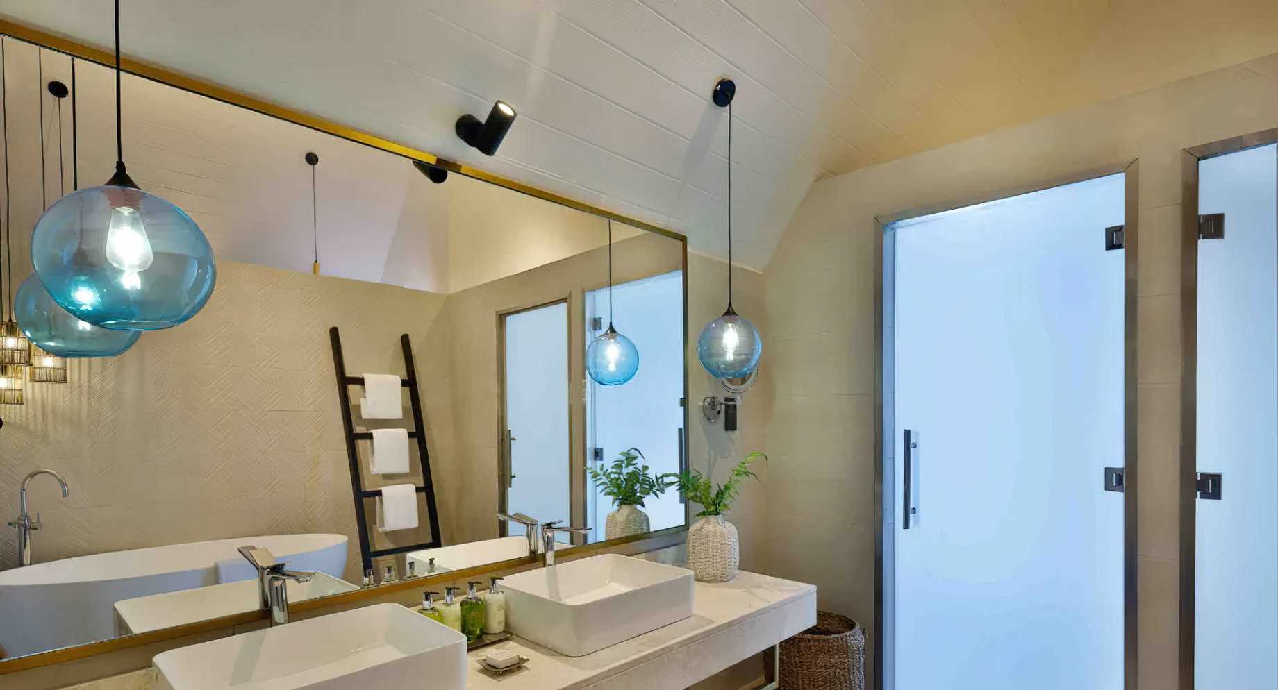 Anantara World Islands Dubai Resort - Dubai, UAE - Bathroom