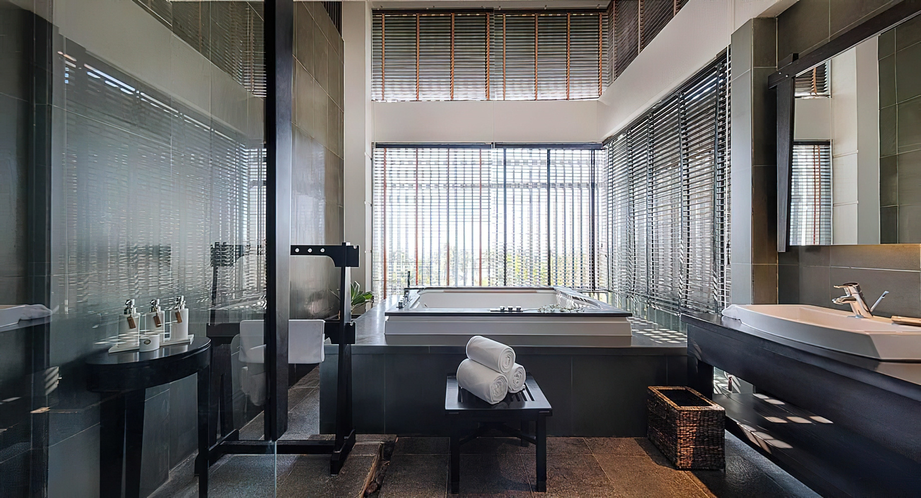 Anantara Mui Ne Resort – Phan Thiet, Vietnam – Guest Bathroom