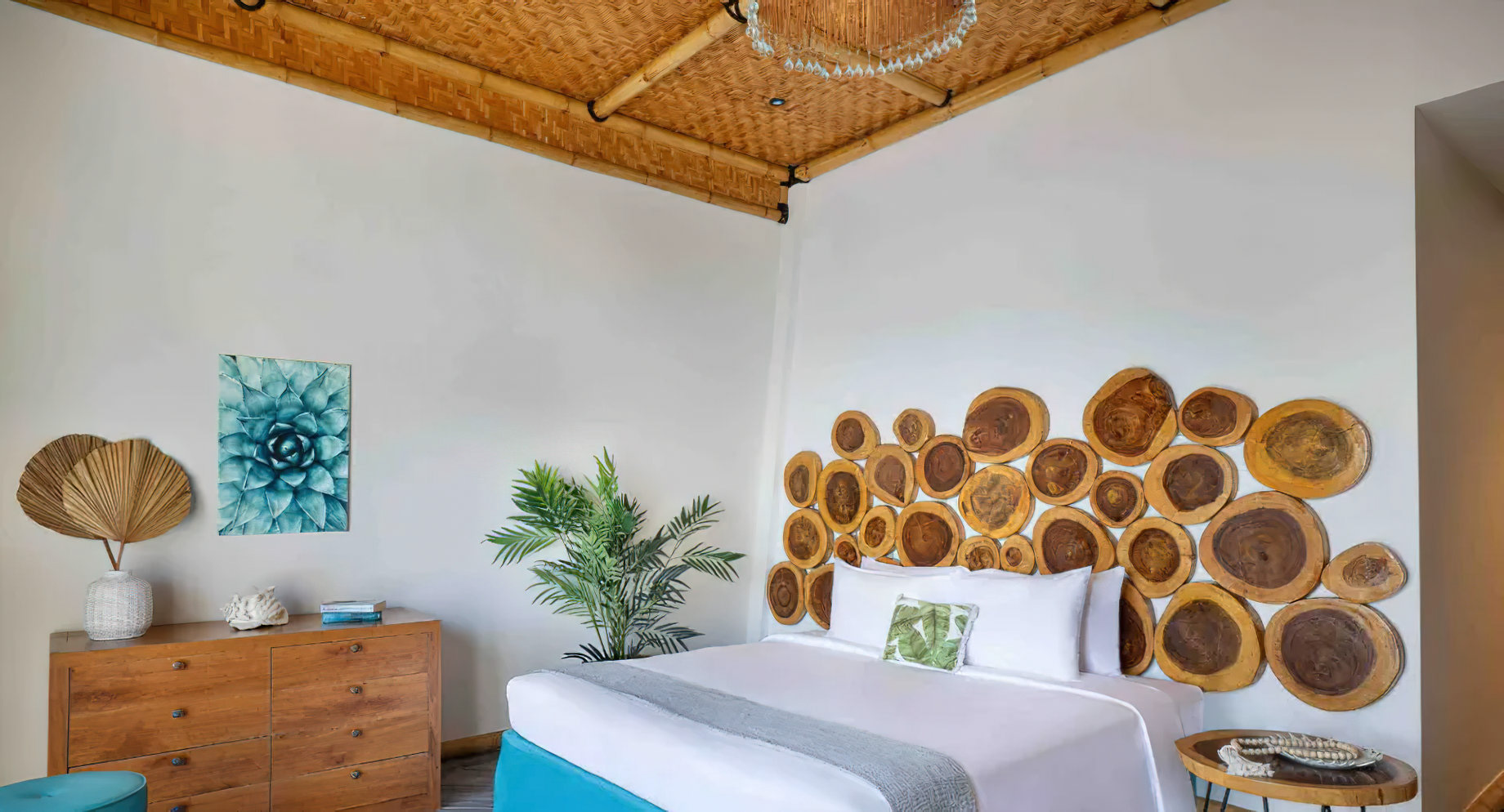 Anantara World Islands Dubai Resort - Dubai, UAE - Four Bedroom Beach Pool Villa