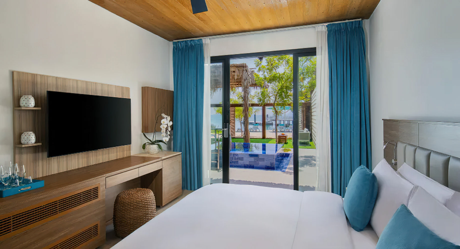 Anantara World Islands Dubai Resort – Dubai, UAE – Beach Pool Room