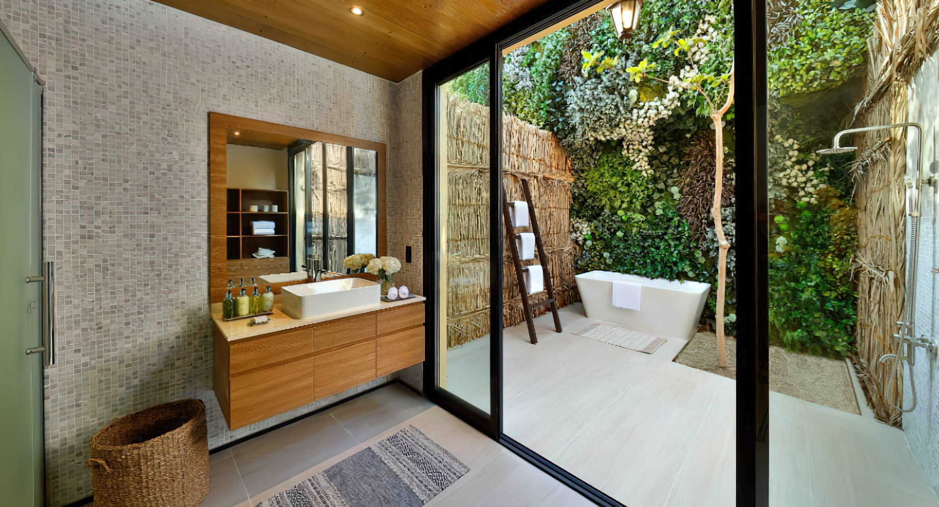 Anantara World Islands Dubai Resort - Dubai, UAE - Outdoor Bathroom