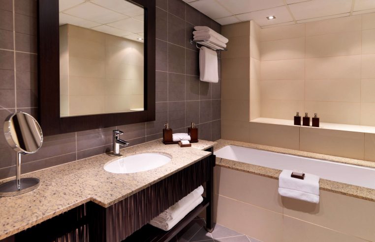 Anantara The Palm Dubai Resort - Dubai, UAE - Two Bedroom Apartment Bathroom
