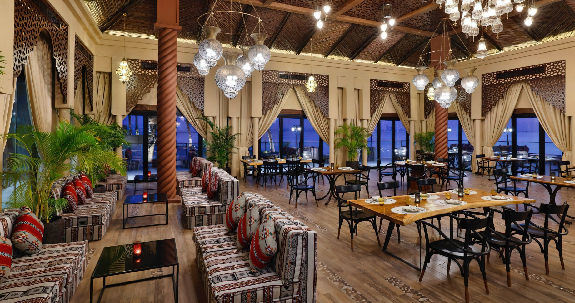 Anantara World Islands Dubai Resort - Dubai, UAE - Qamar Restaurant