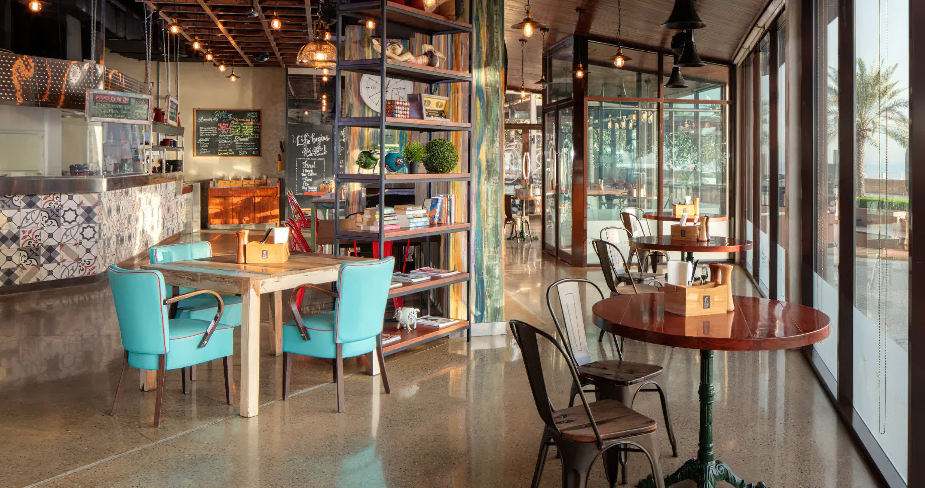 Anantara The Palm Dubai Resort - Dubai, UAE - Revo Cafe