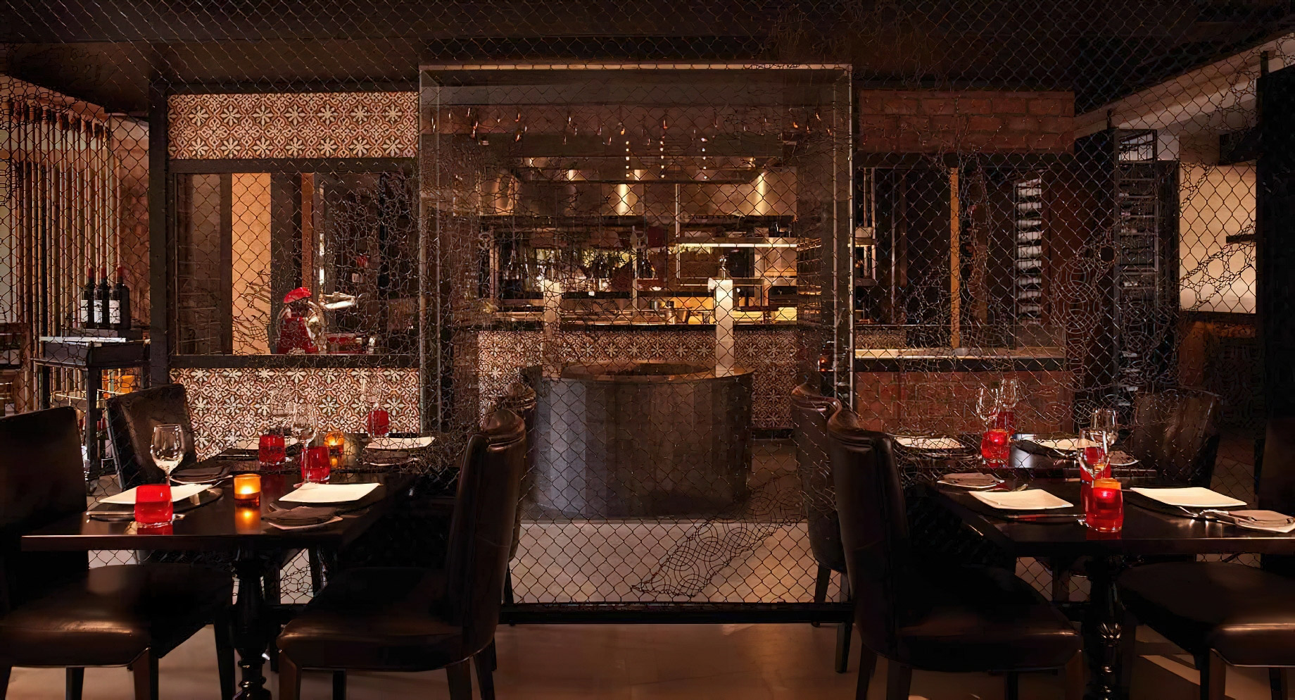 Anantara The Palm Dubai Resort - Dubai, UAE - Bushman’s Restaurant & Bar