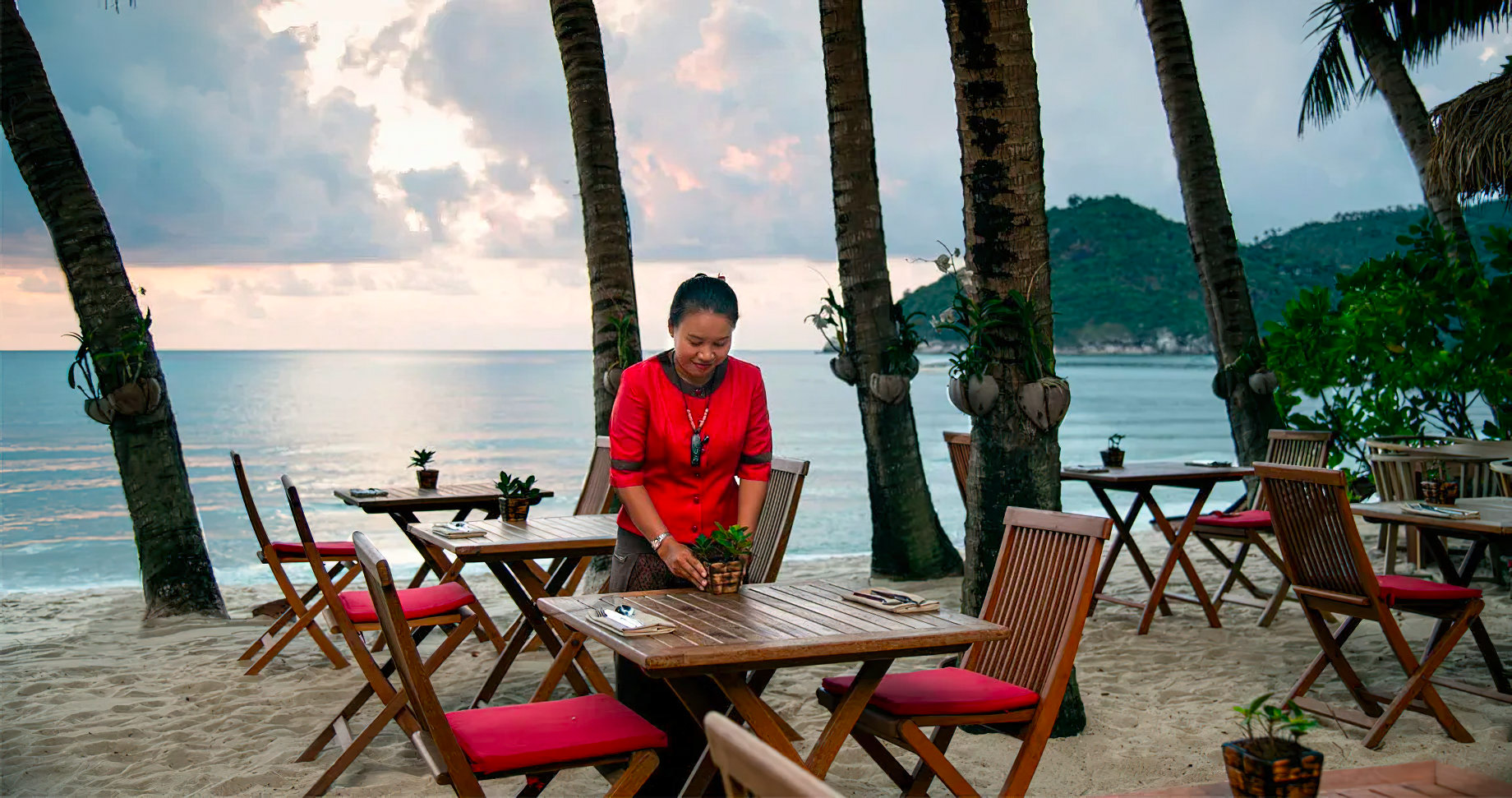 Anantara Rasananda Koh Phangan Villas Resort – Thailand – The Bistro at The Beach