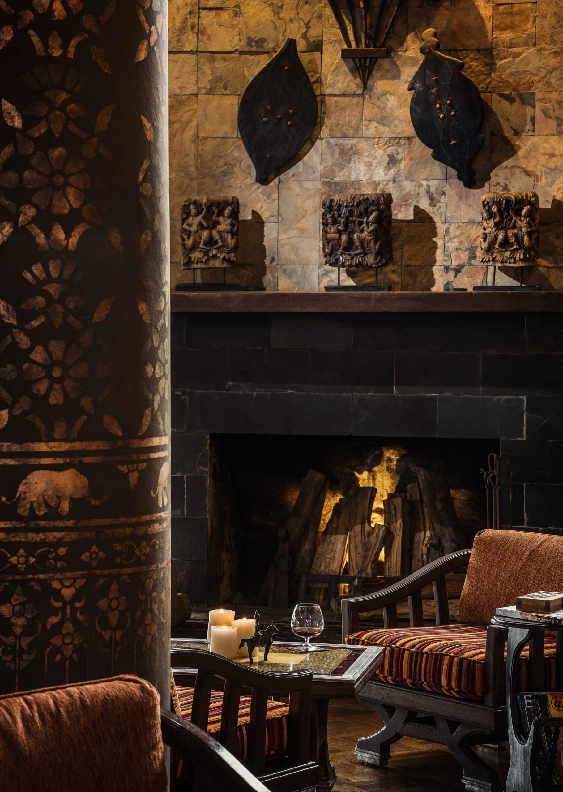 Anantara Golden Triangle Elephant Camp & Resort - Chiang Rai, Thailand - Elephant Bar Lounge