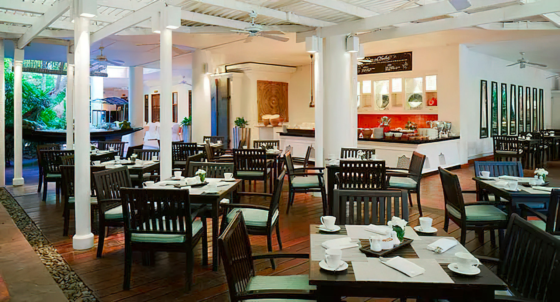 Anantara Hua Hin Resort - Prachuap Khiri Khan, Thailand - Issara Cafe