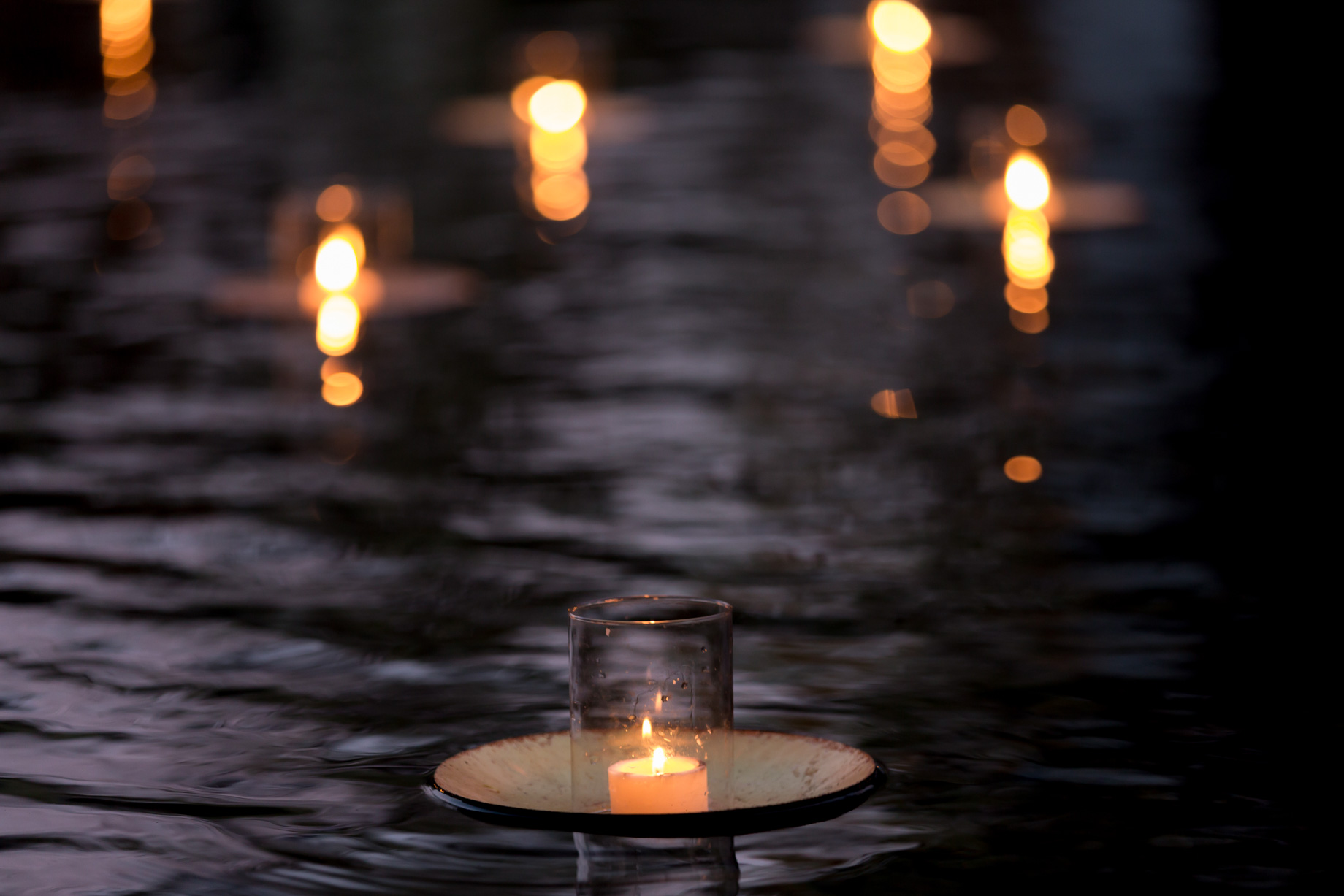 Anantara Chiang Mai Resort - Thailand - Reflecting Pool Floating Candles