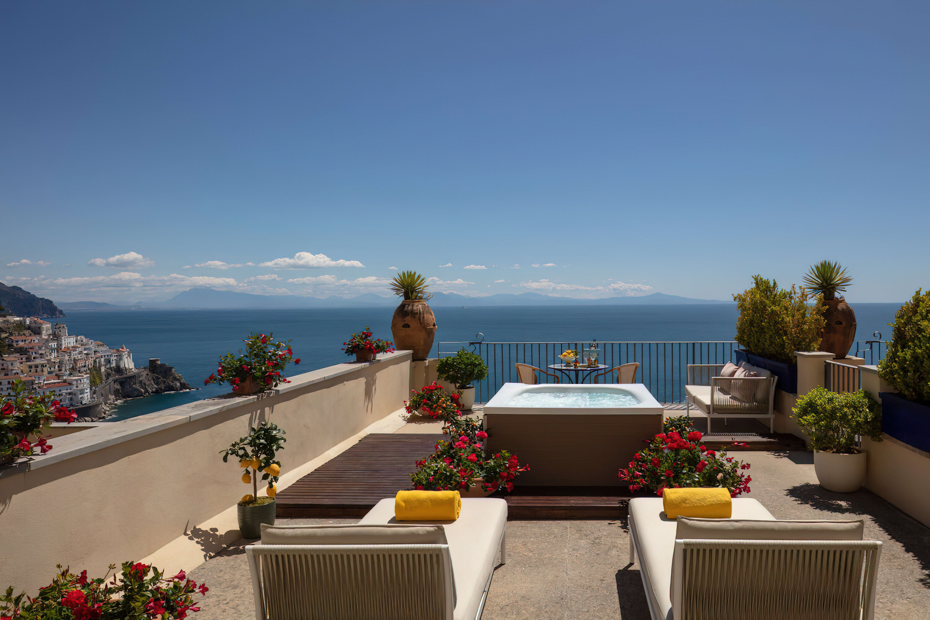 Anantara Convento Di Amalfi Grand Hotel – Italy – Sea View Terrace Jacuzzi Suite