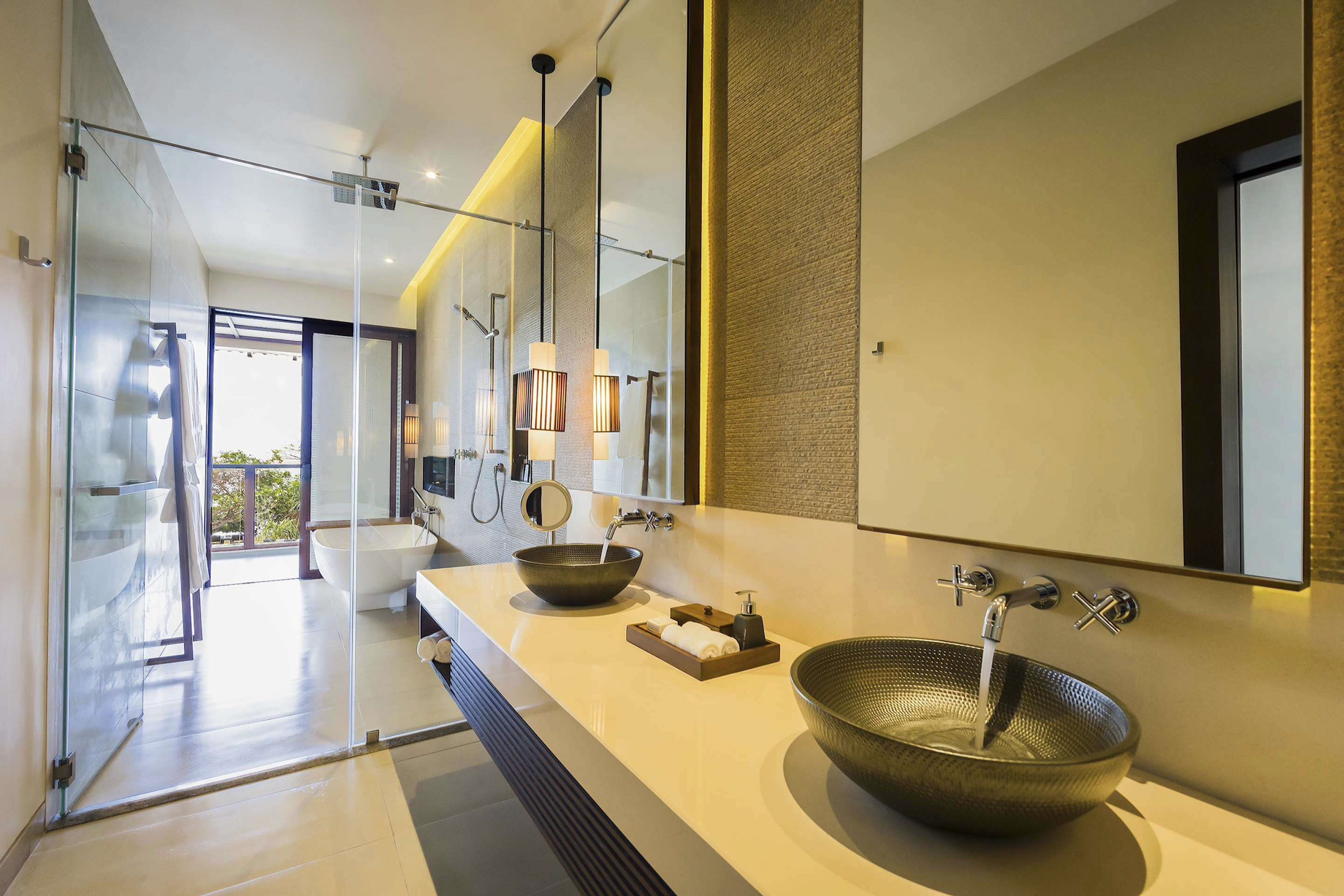 Anantara Kalutara Resort - Sri Lanka - Guest Bathroom