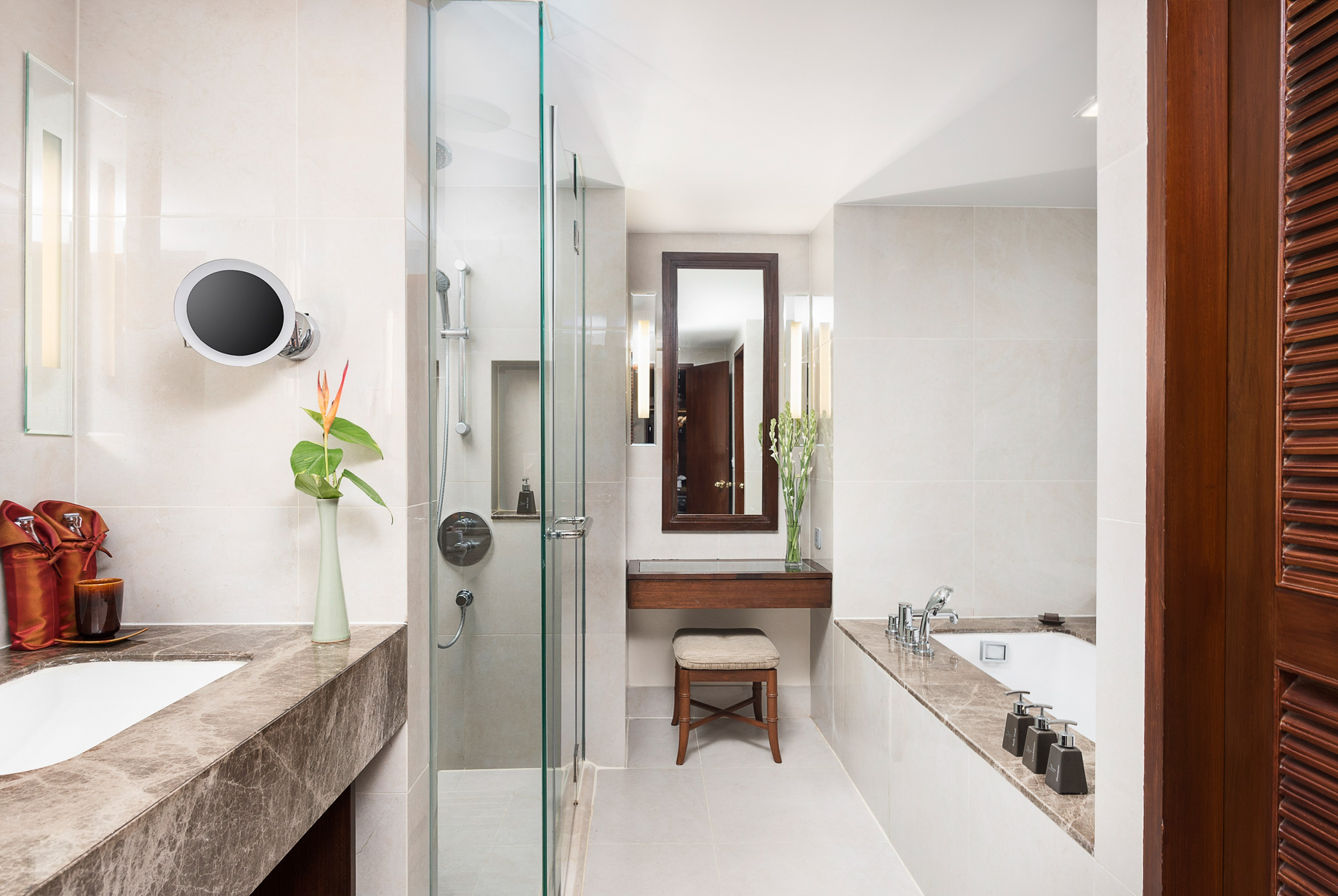 Anantara Riverside Bangkok Resort – Thailand – Deluxe Bathroom