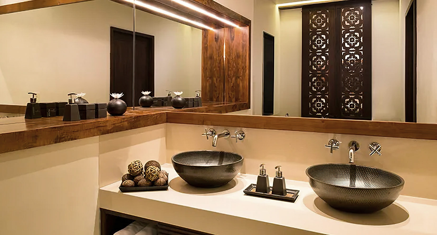 Anantara Kalutara Resort – Sri Lanka – Guest Bathroom