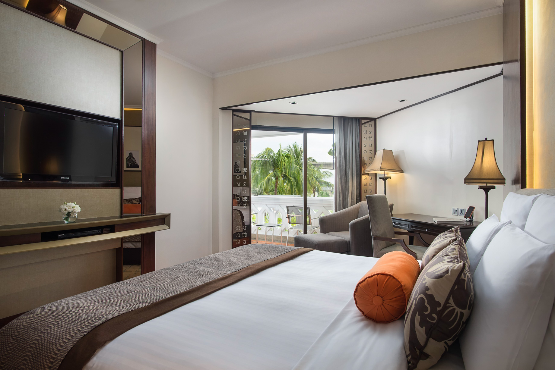 Anantara Riverside Bangkok Resort - Thailand - Deluxe River View Room