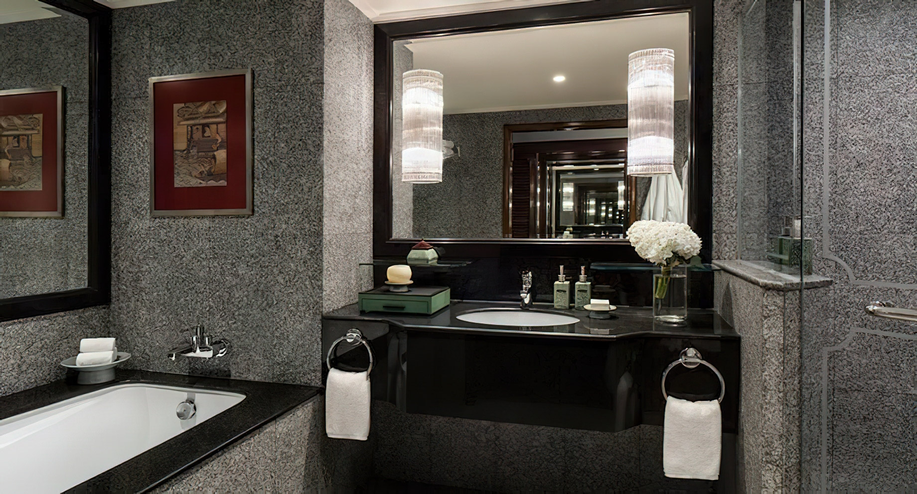 Anantara Siam Bangkok Hotel - Thailand - Deluxe Bathroom