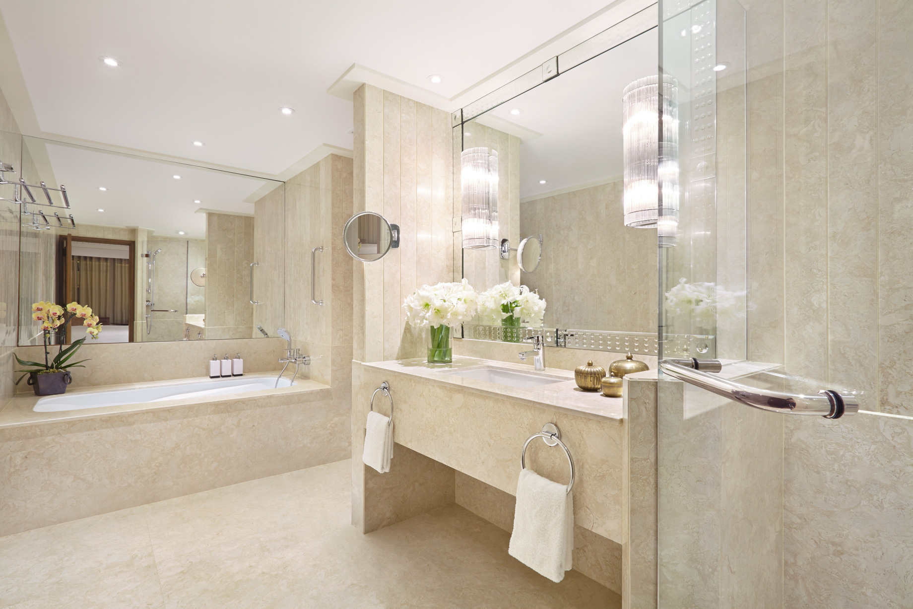 Anantara Siam Bangkok Hotel – Thailand – Premier Bathroom