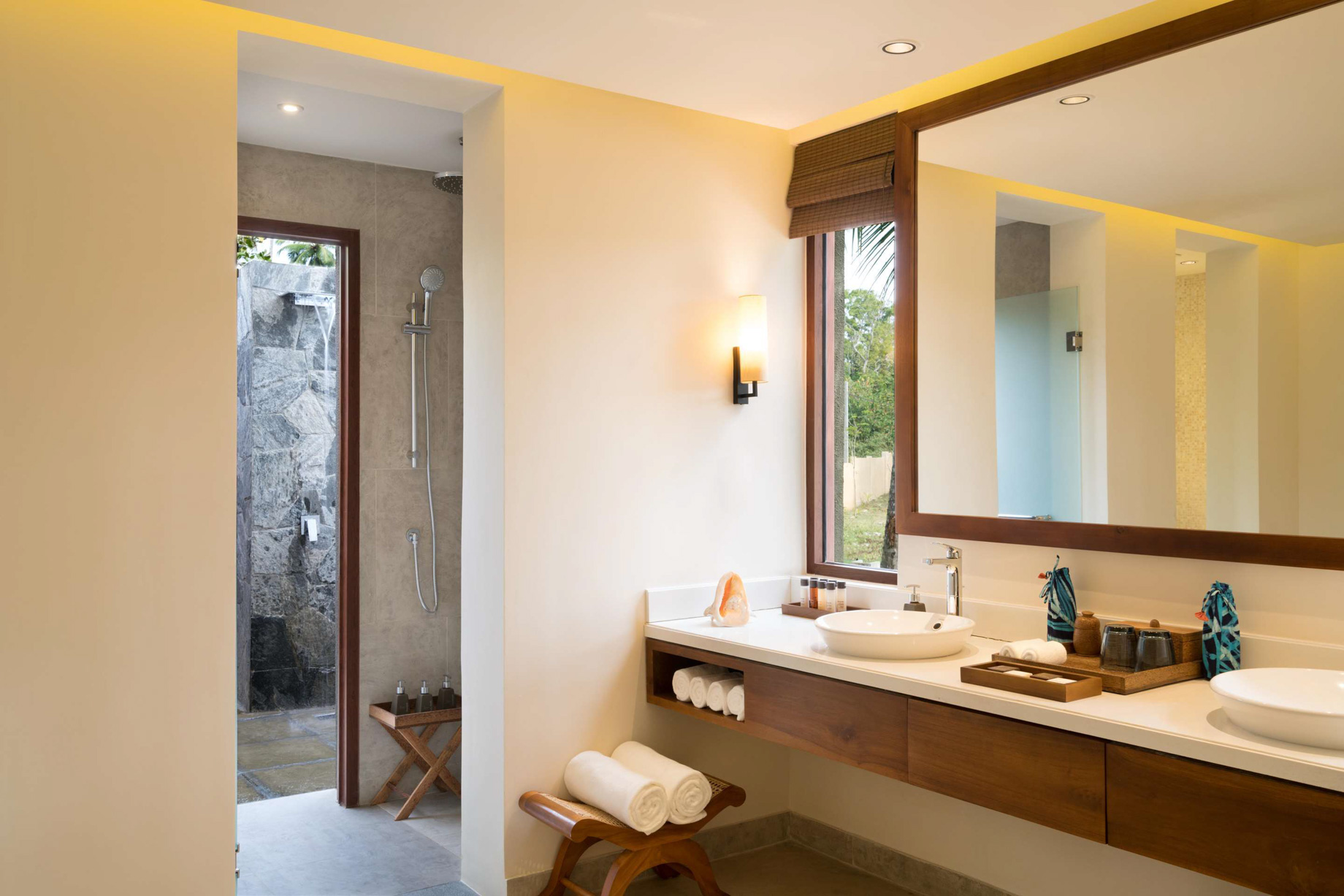 Anantara Peace Haven Tangalle Resort – Sri Lanka – Two Bedroom Pool Villa Bathroom