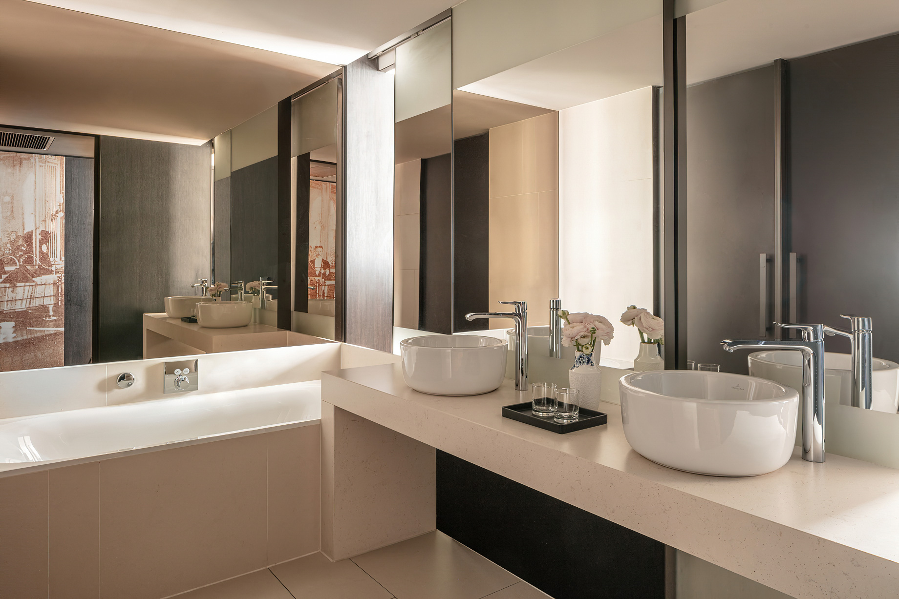 Anantara Grand Hotel Krasnapolsky Amsterdam – Netherlands – Guest Bathroom