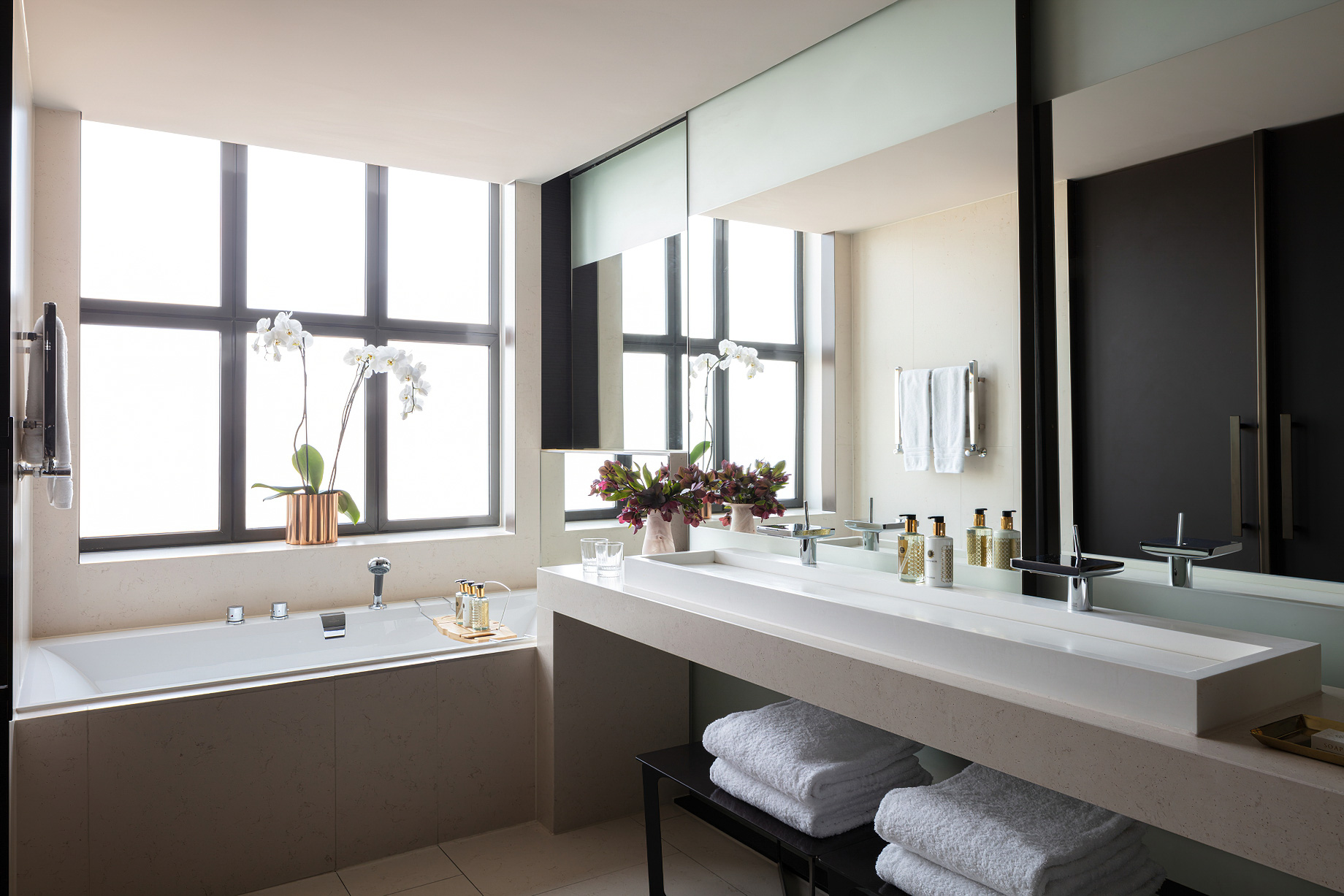 Anantara Grand Hotel Krasnapolsky Amsterdam - Netherlands - Guest Bathroom