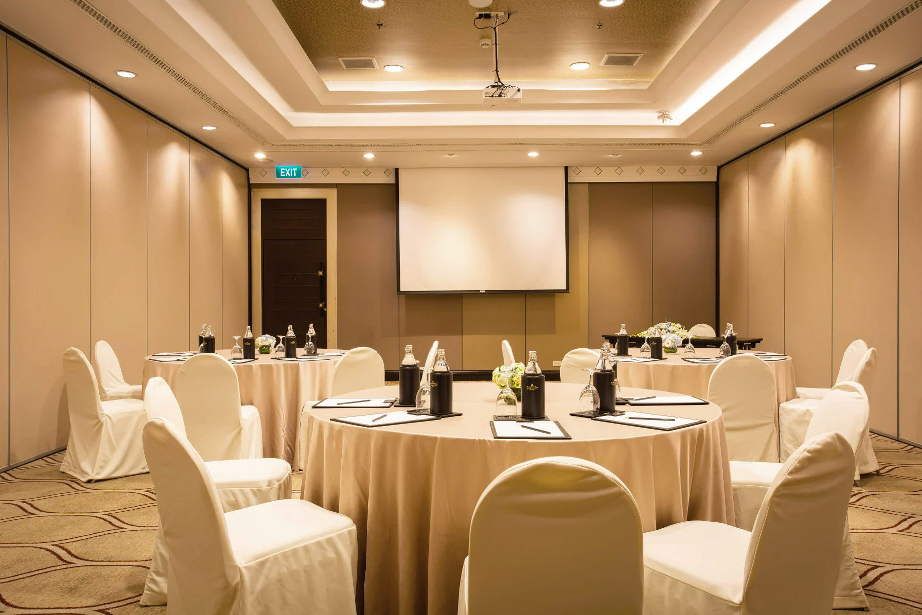 Anantara Riverside Bangkok Resort - Thailand - Ballroom